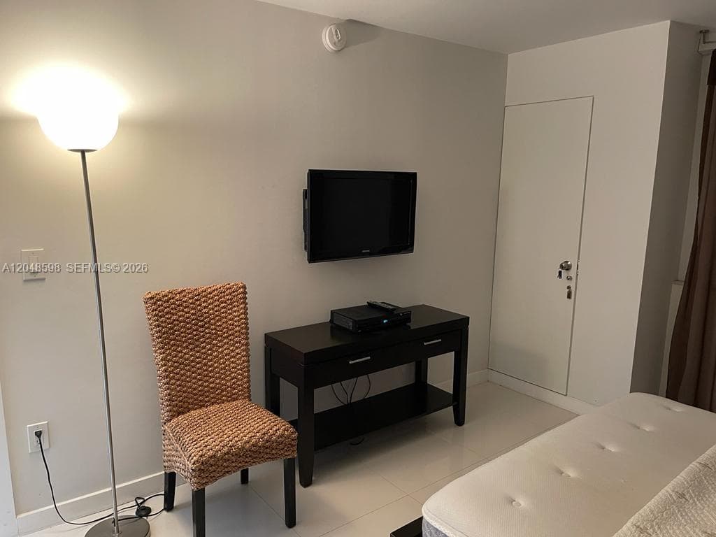 5701 Collins Ave 1411 photo 9