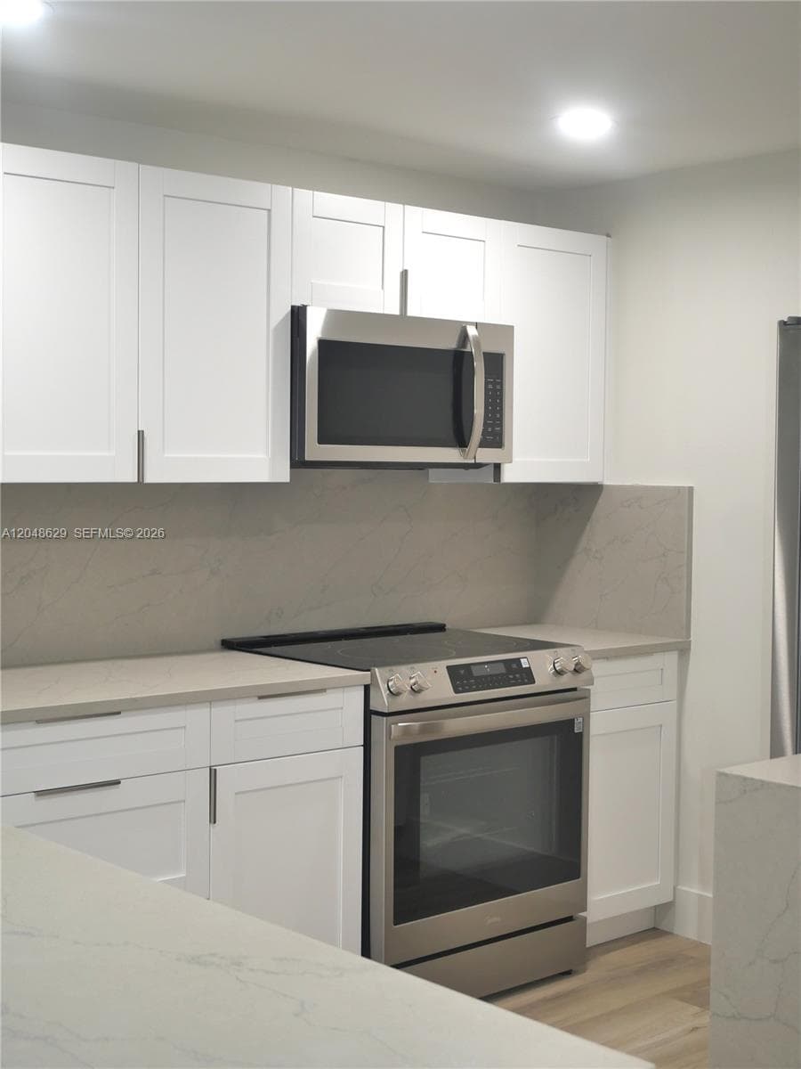 3080 N Course Dr 602 photo 4