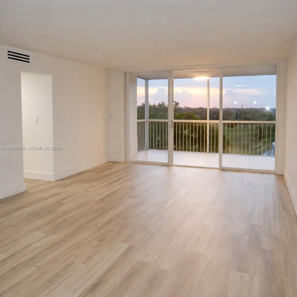3080 N Course Dr 602 photo 8