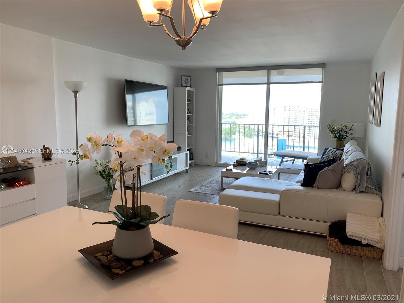 1904 S Ocean Dr 1607 photo 9