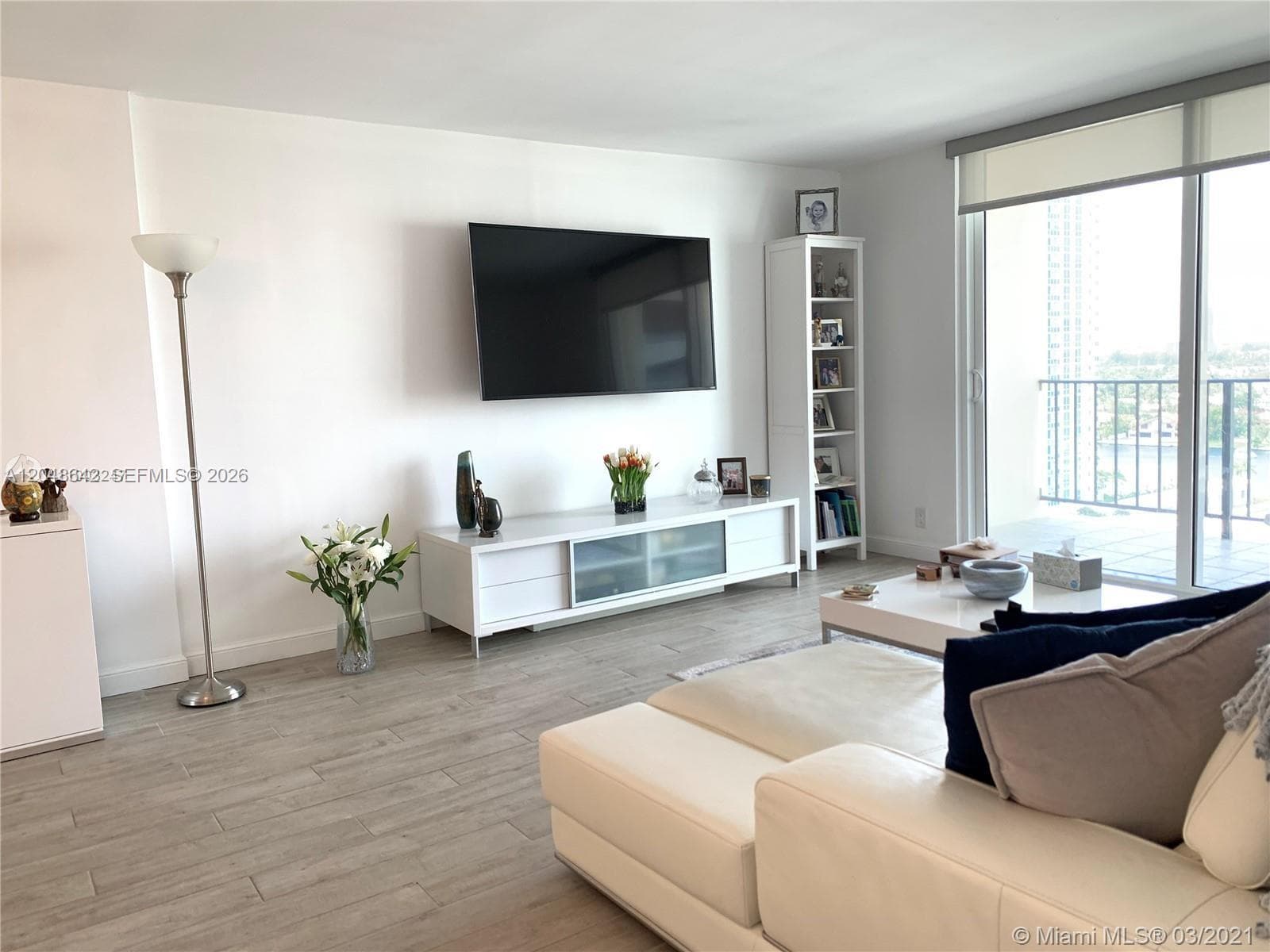 1904 S Ocean Dr 1607 photo 8