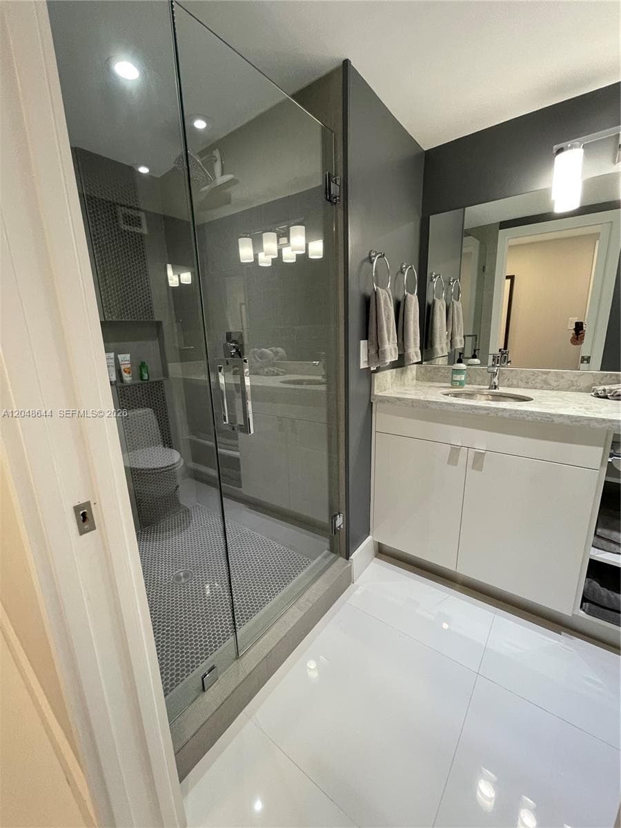 2500 PARKVIEW DR 1405 photo 23