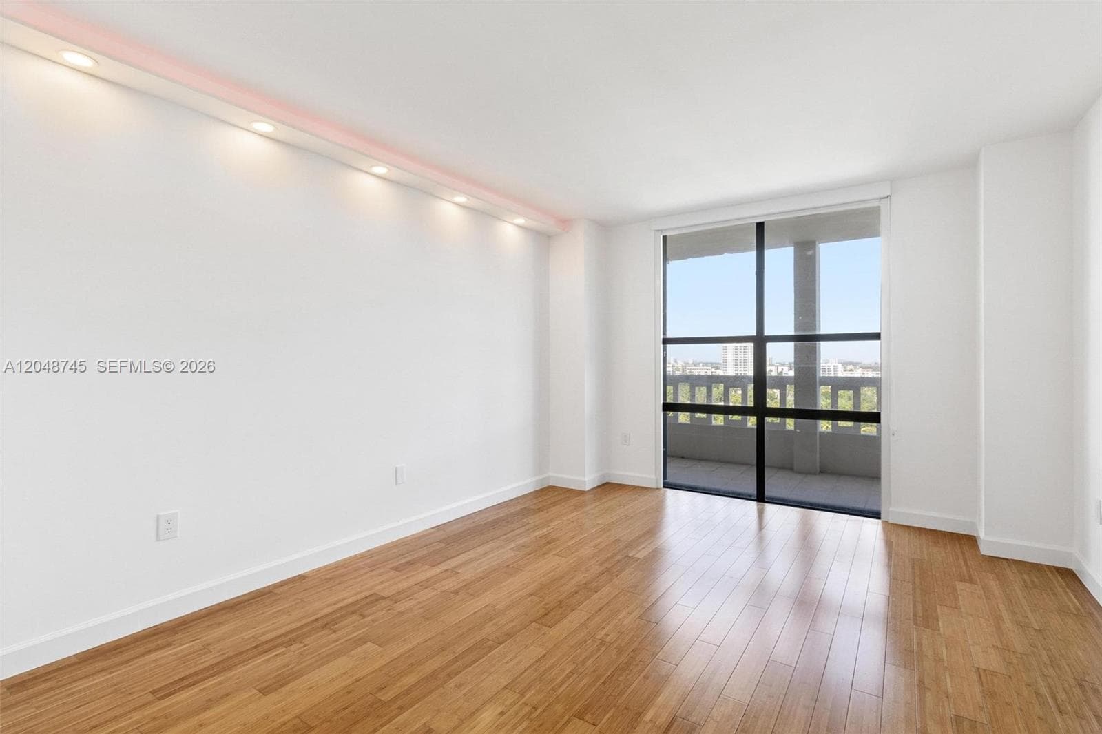 9801 Collins Ave 11-O photo 4