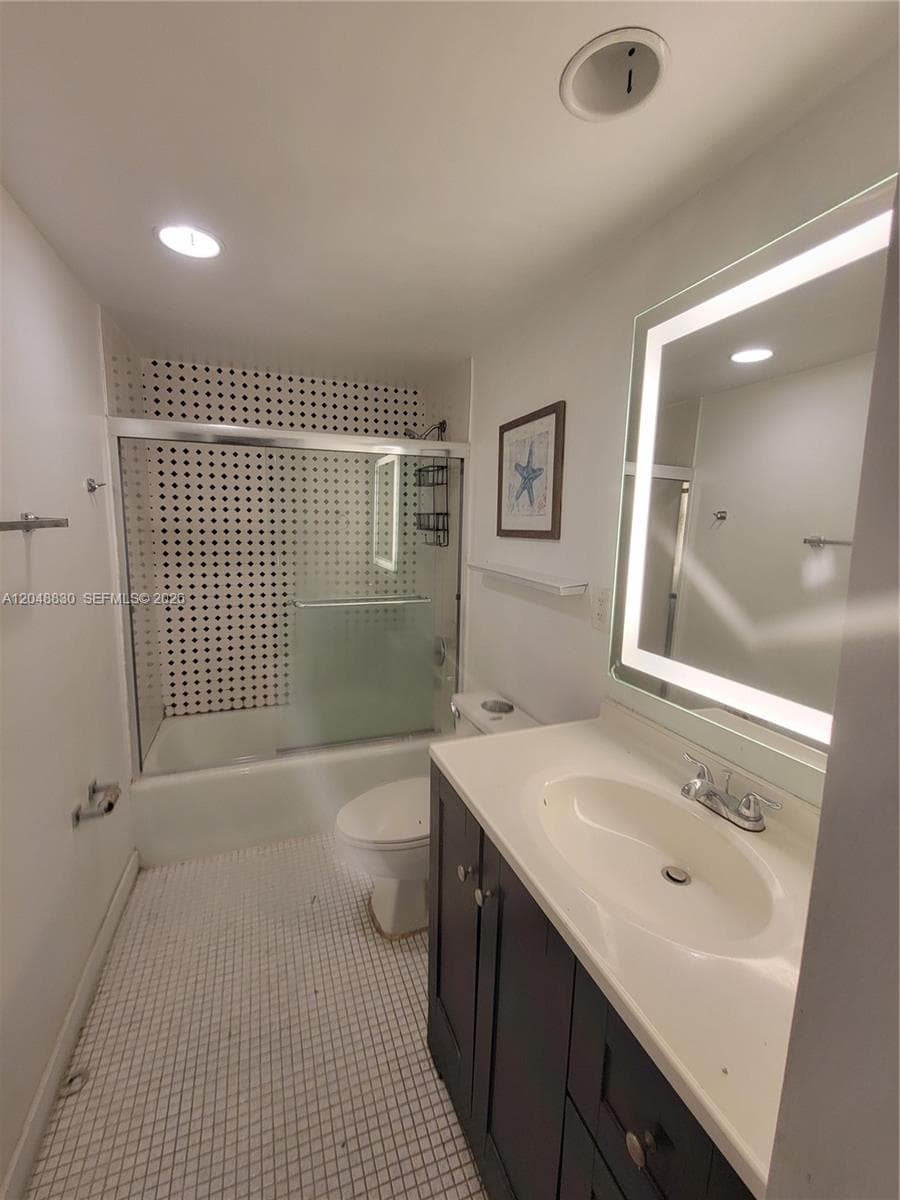 19390 Collins Ave 220 photo 12