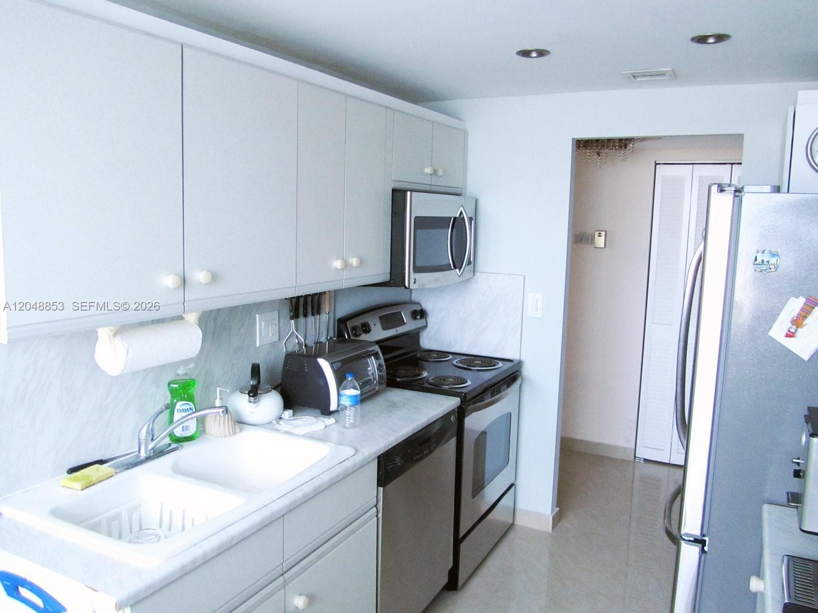 1833 S Ocean Dr 911 photo 9