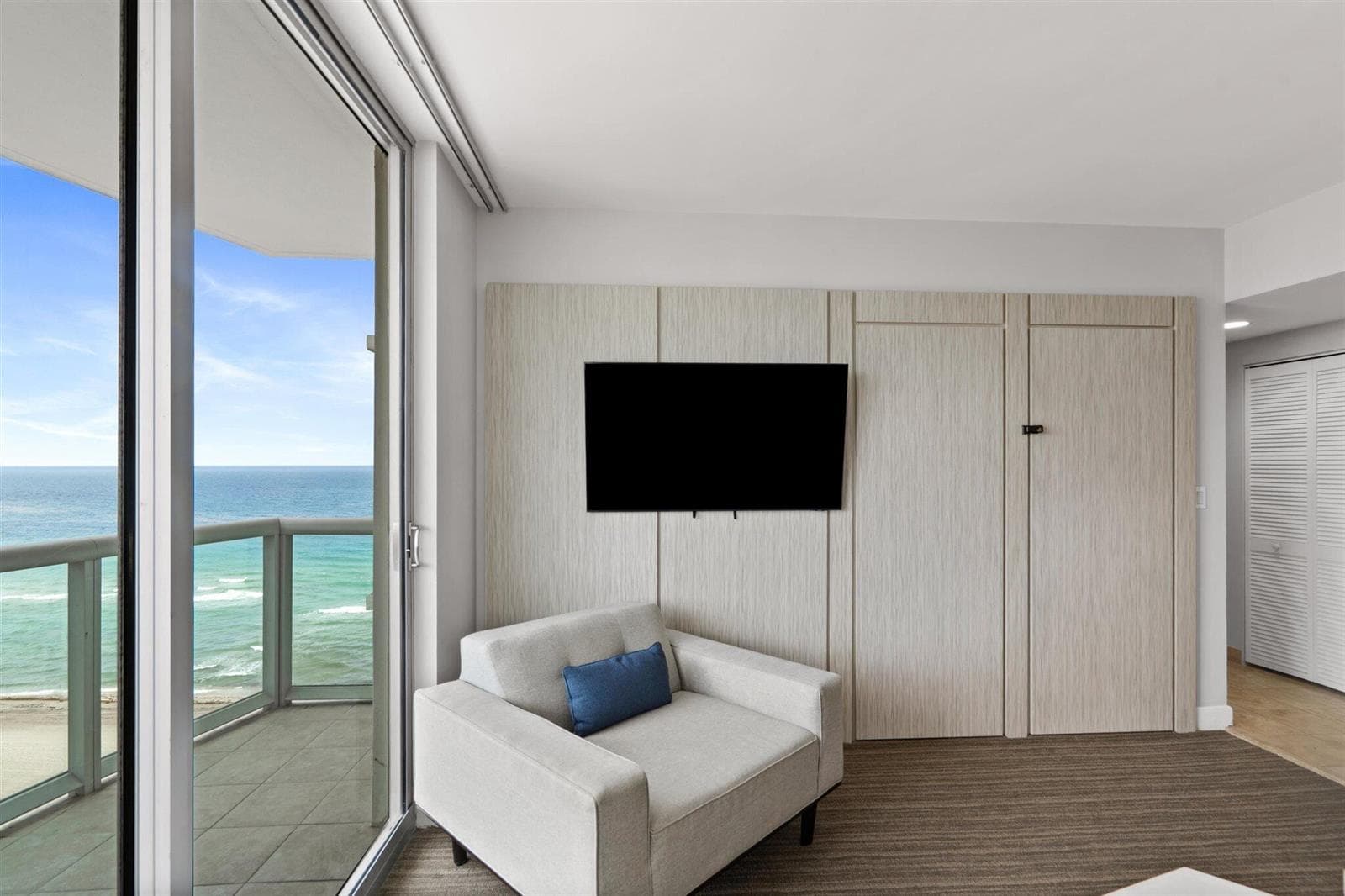 18683 Collins Avenue 1403 photo 8