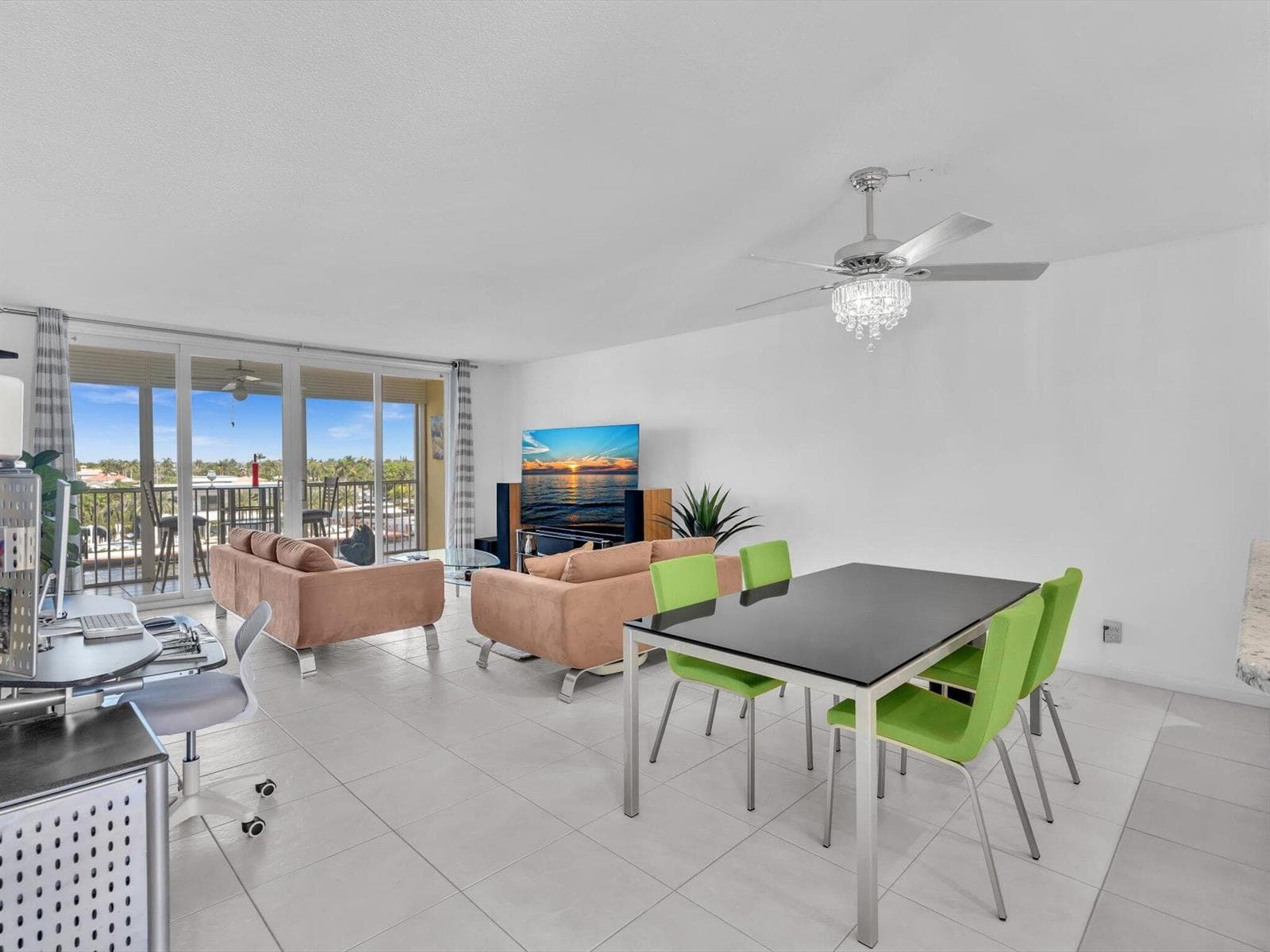 303 N Riverside Drive 503 photo 7