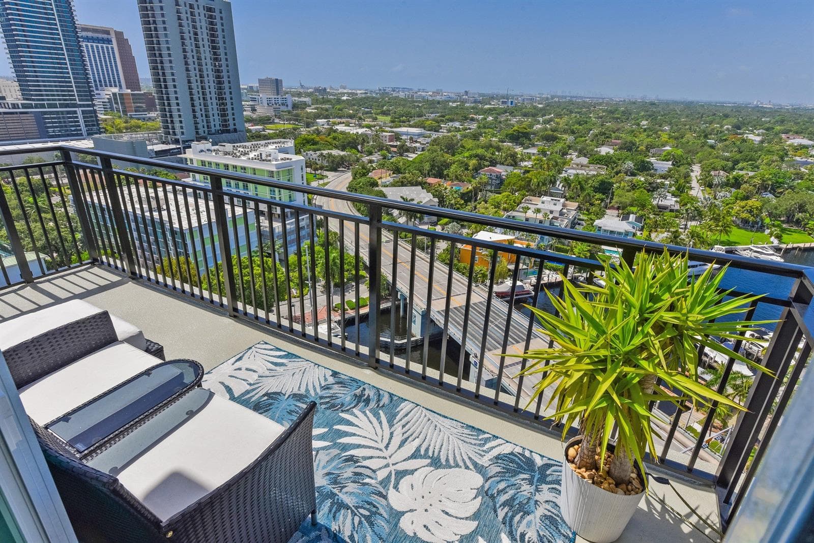600 W Las Olas Boulevard 1808s photo 21
