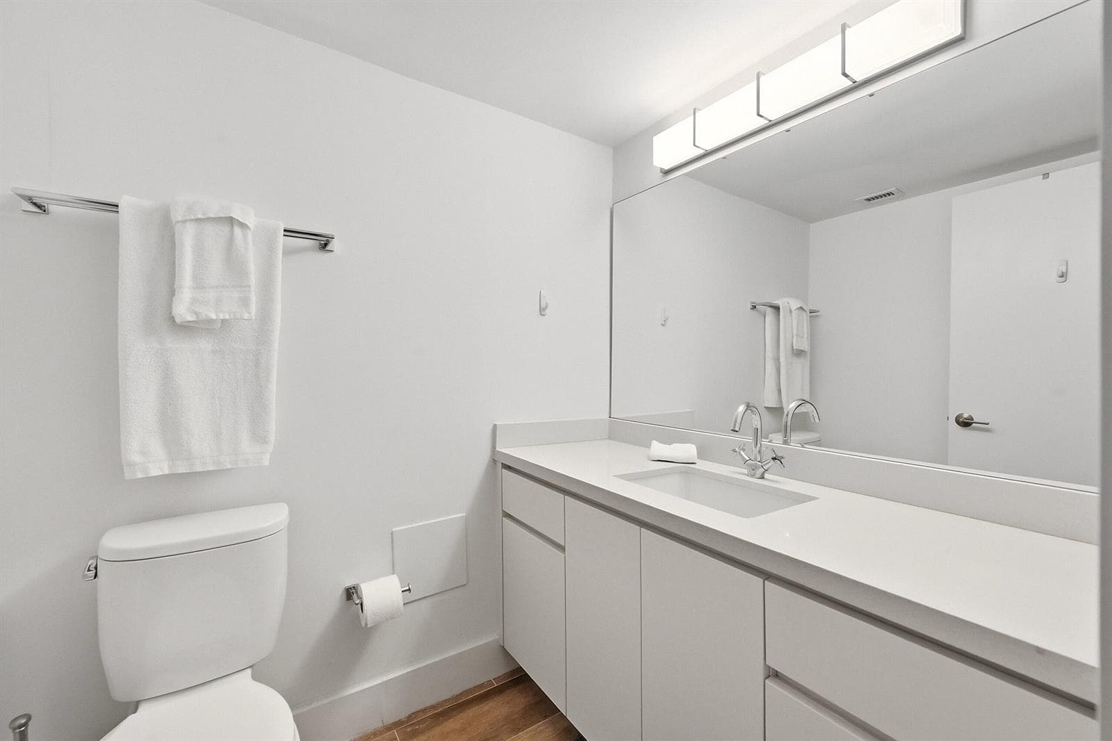 2301 Collins Avenue 1205 photo 13