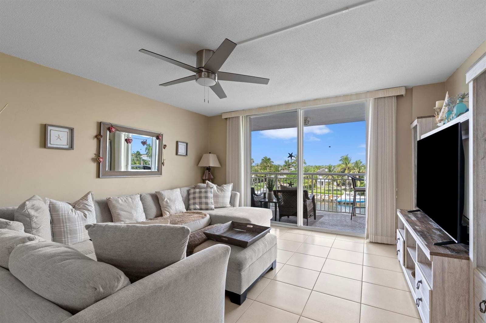 1050 Hillsboro Mile #403w 5
