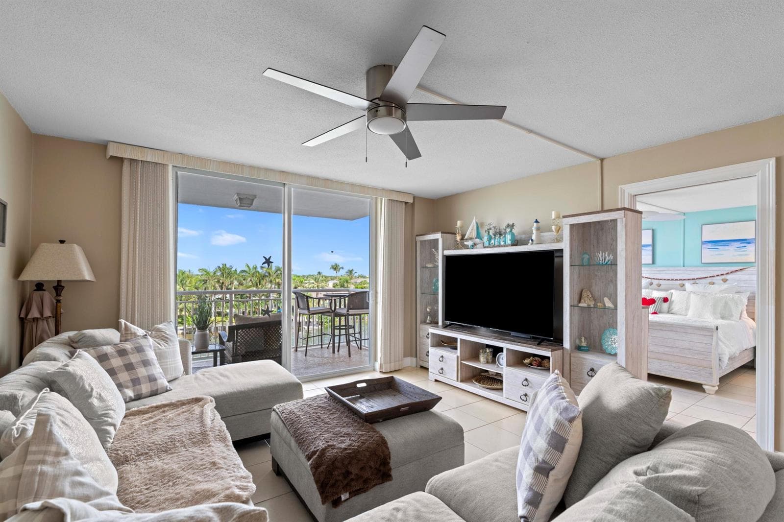 1050 Hillsboro Mile #403w 4