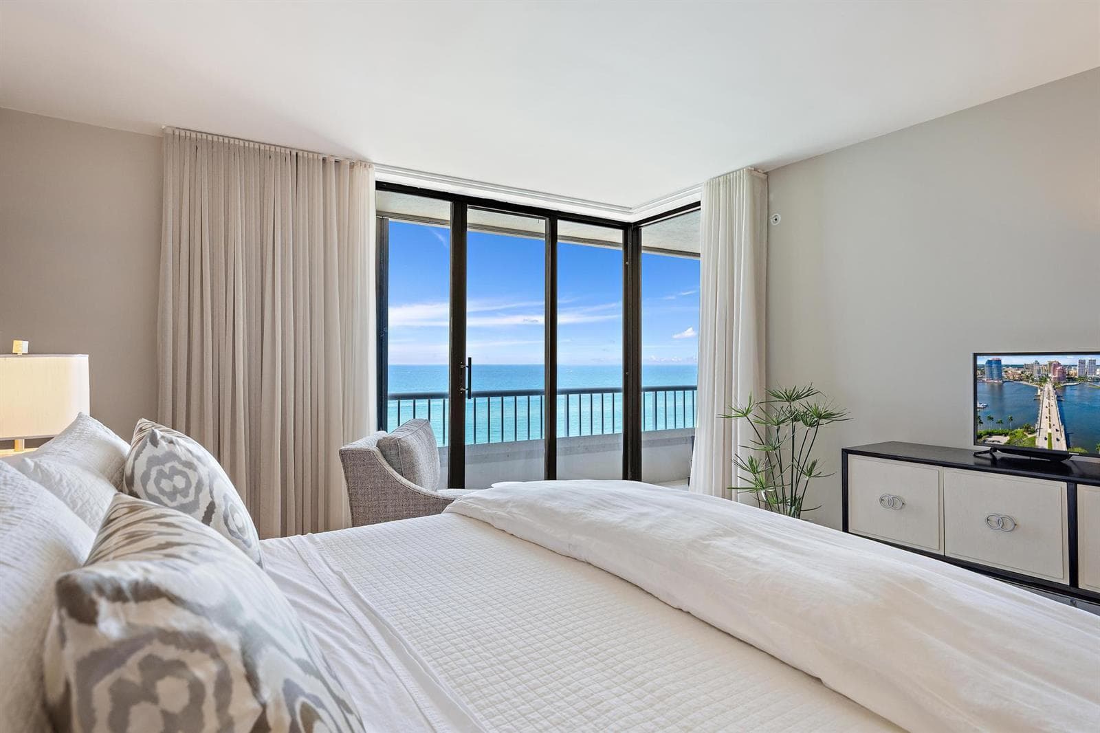 5250 N Ocean Drive 10s photo 11