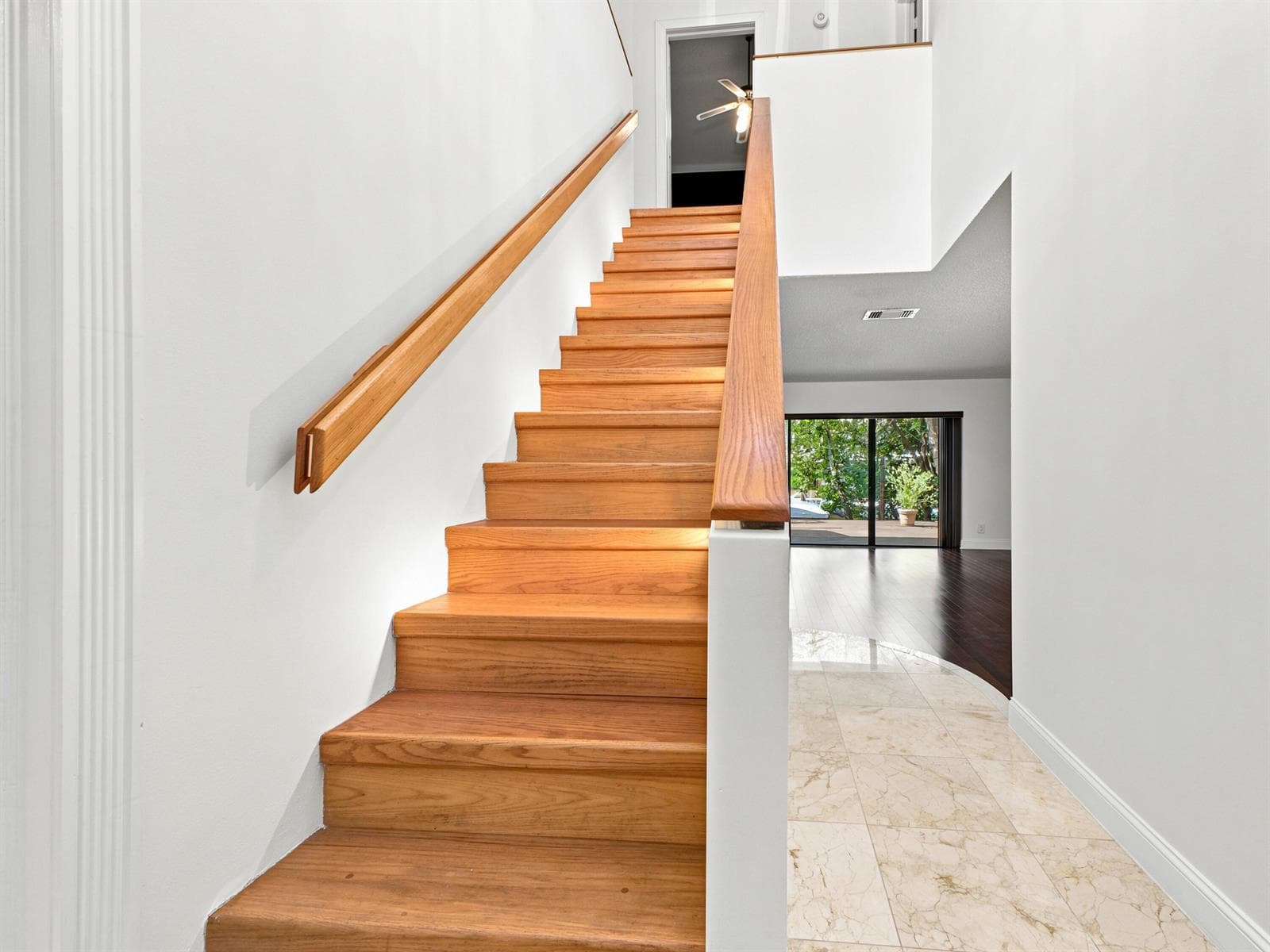626 Mariners Way photo 10