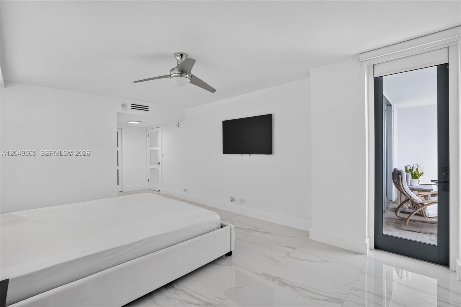 6039 Collins Ave 1624 photo 13
