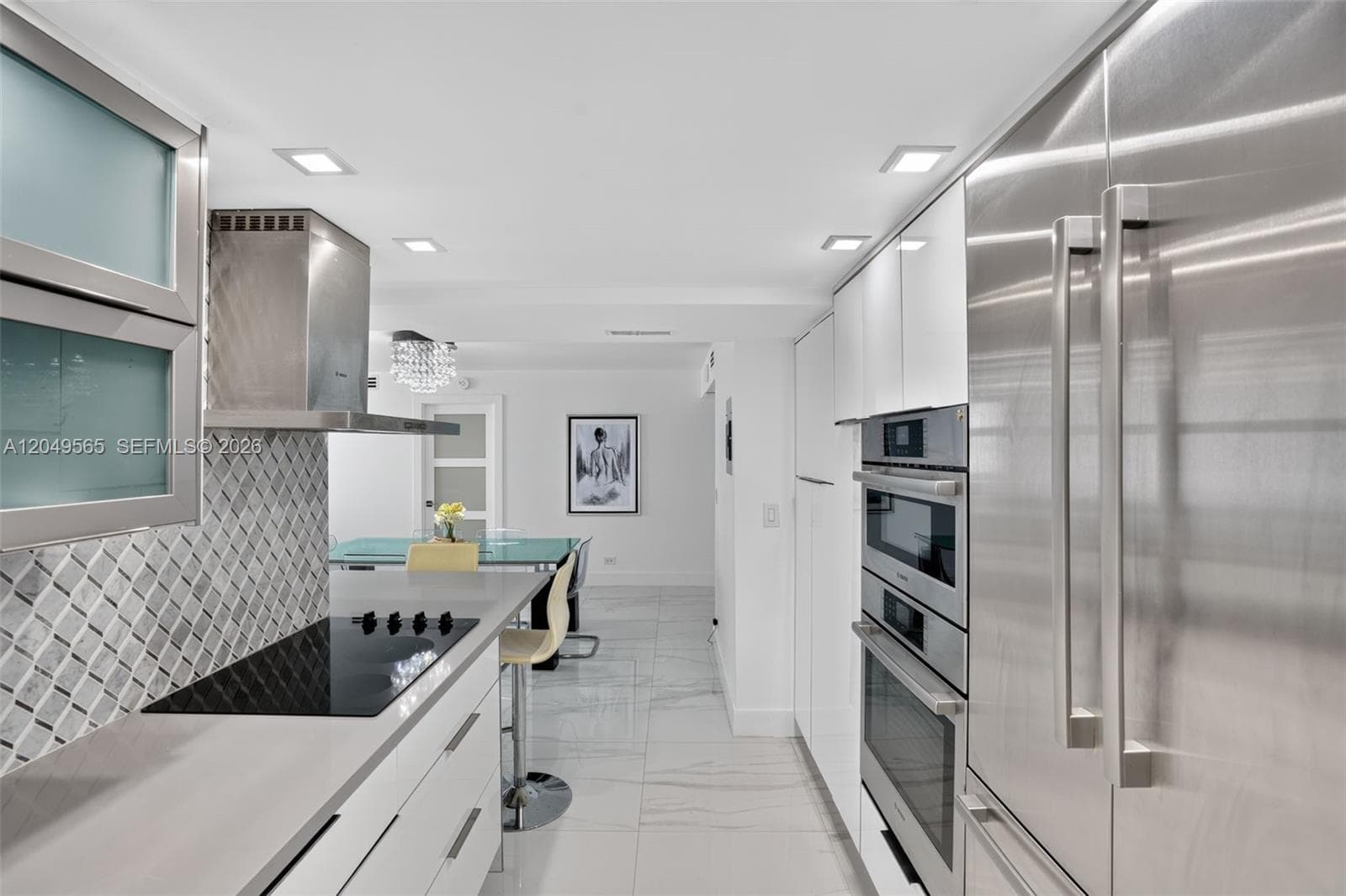 6039 Collins Ave 1624 photo 3