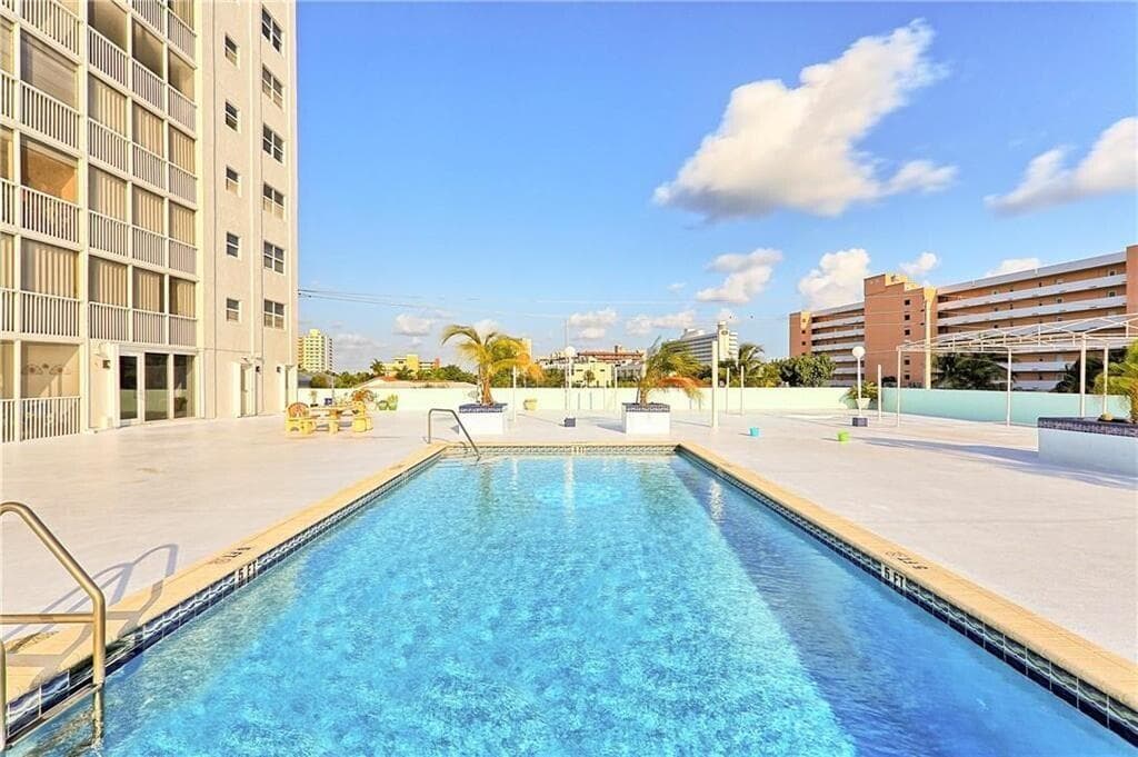 1505 N Riverside Drive 508 photo 24