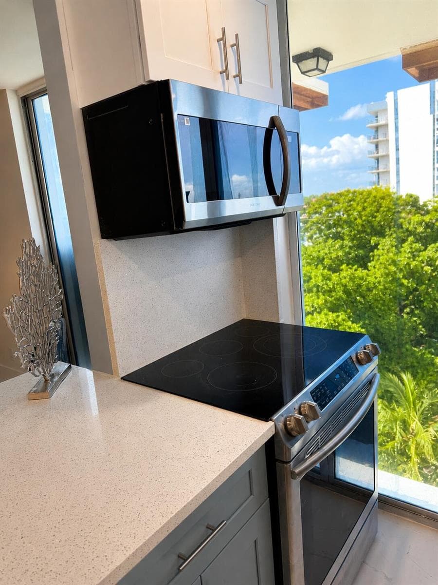 1505 N Riverside Drive #508 4