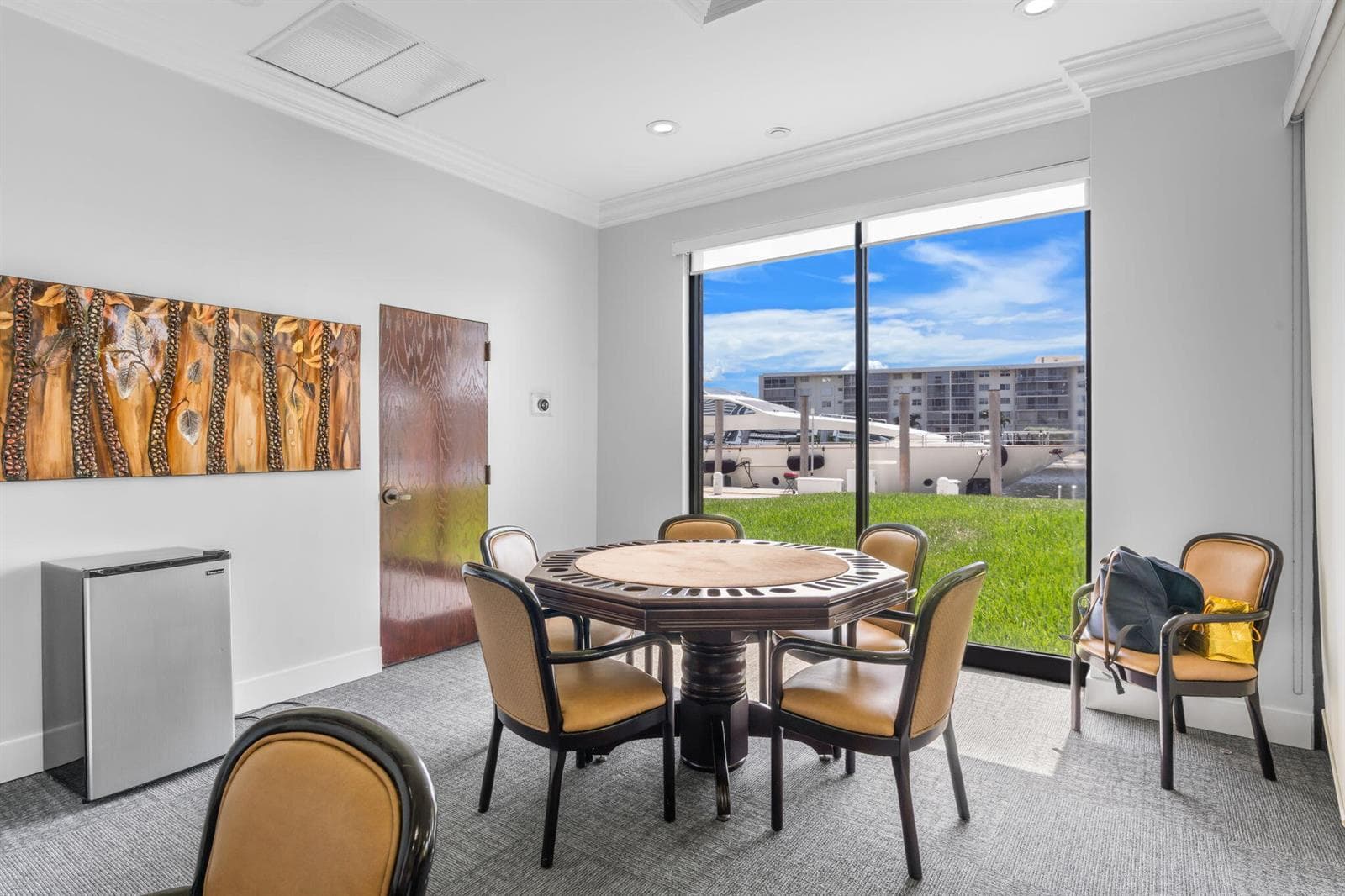 1000 E Island Boulevard 305 photo 24