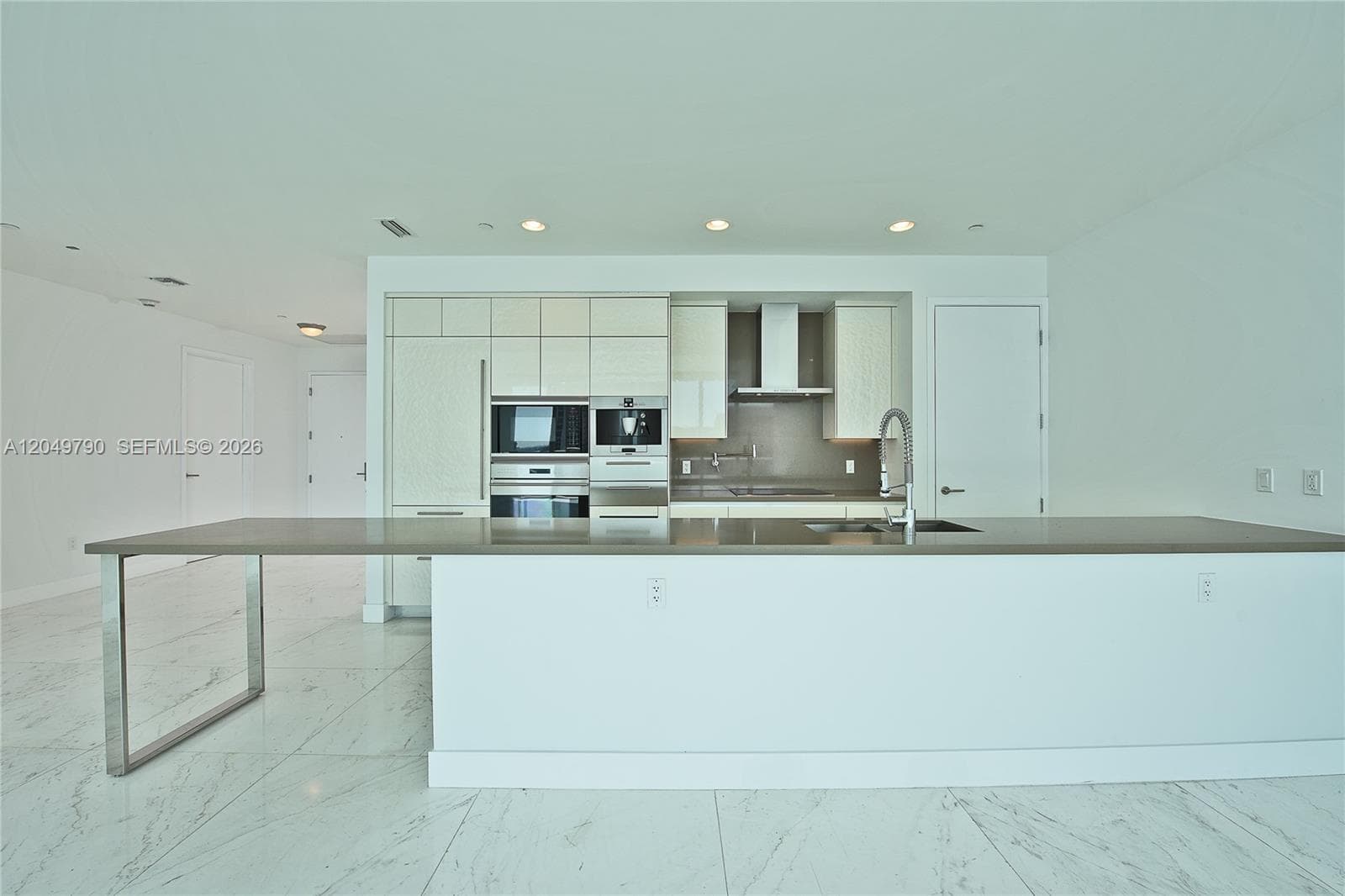 17475 Collins Ave 2003 photo 9