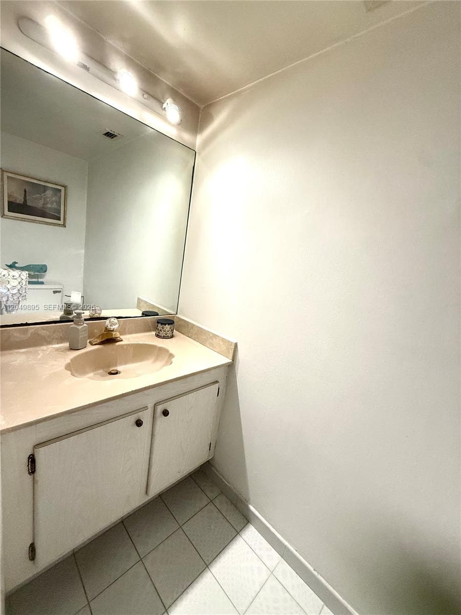 10000 W Bay Harbor Dr PH4 photo 16