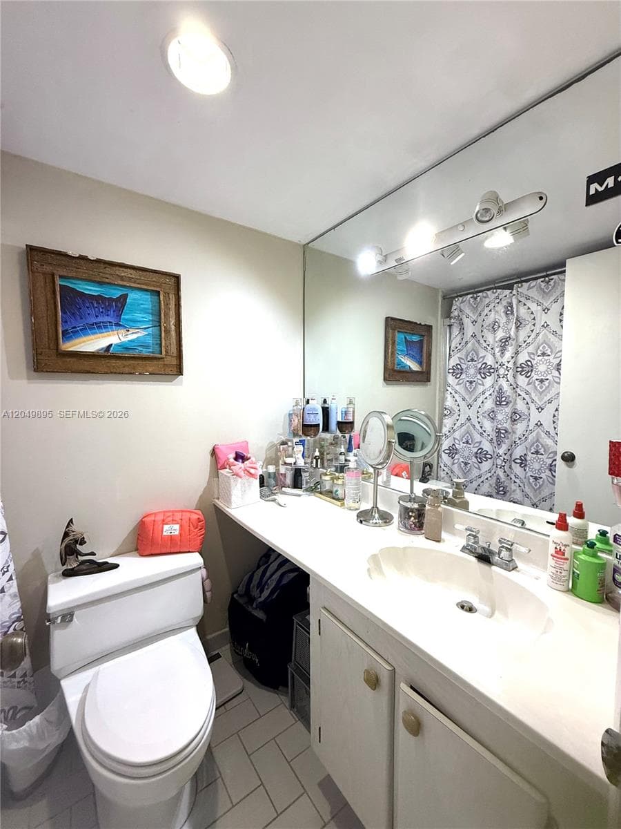 10000 W Bay Harbor Dr PH4 photo 9