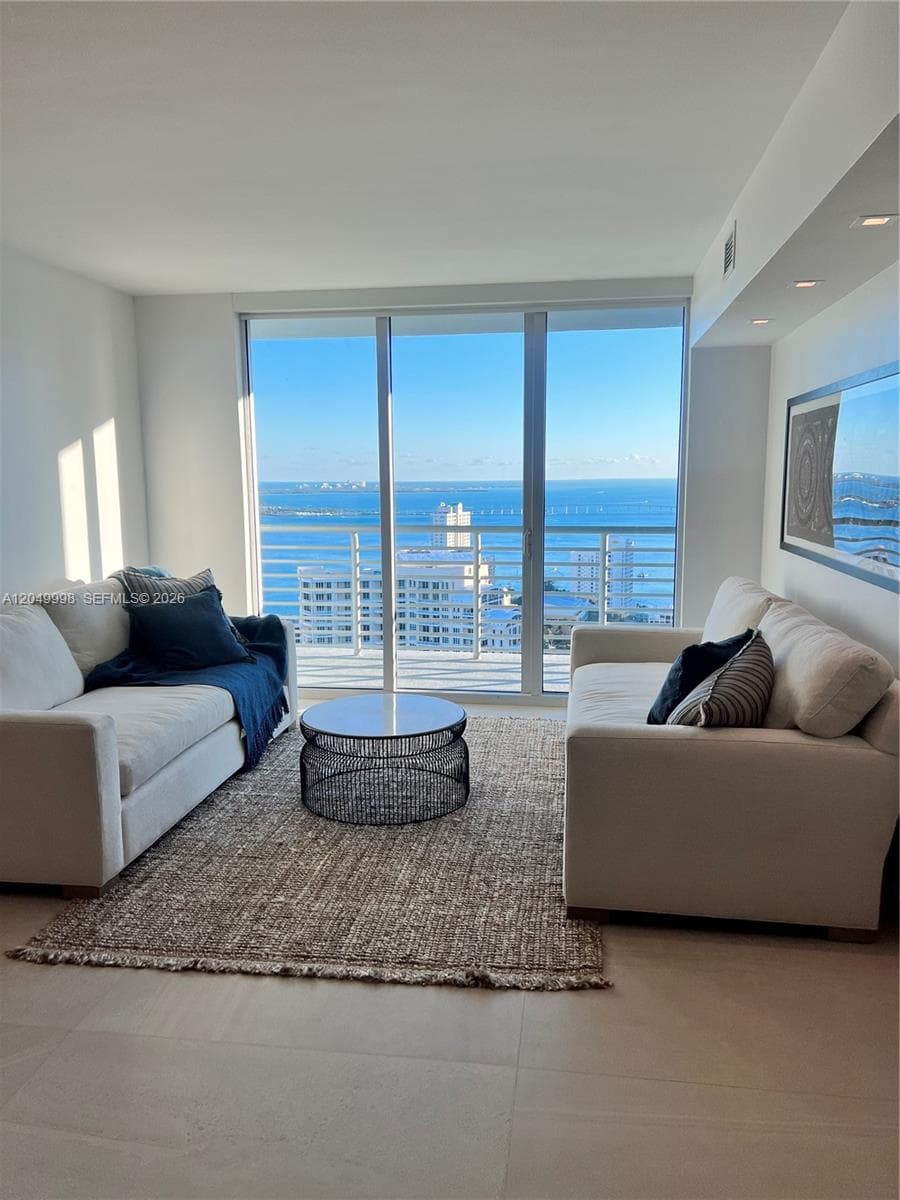 335 S Biscayne Blvd 4207 photo 7
