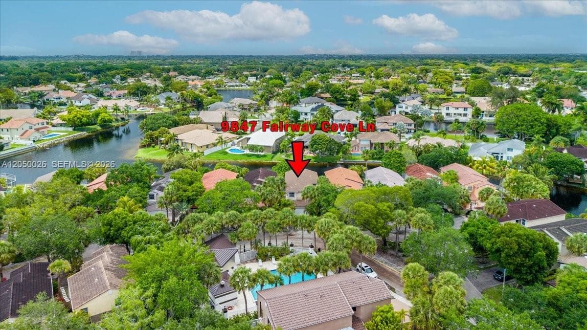 9847 Fairway Cove Ln photo 16