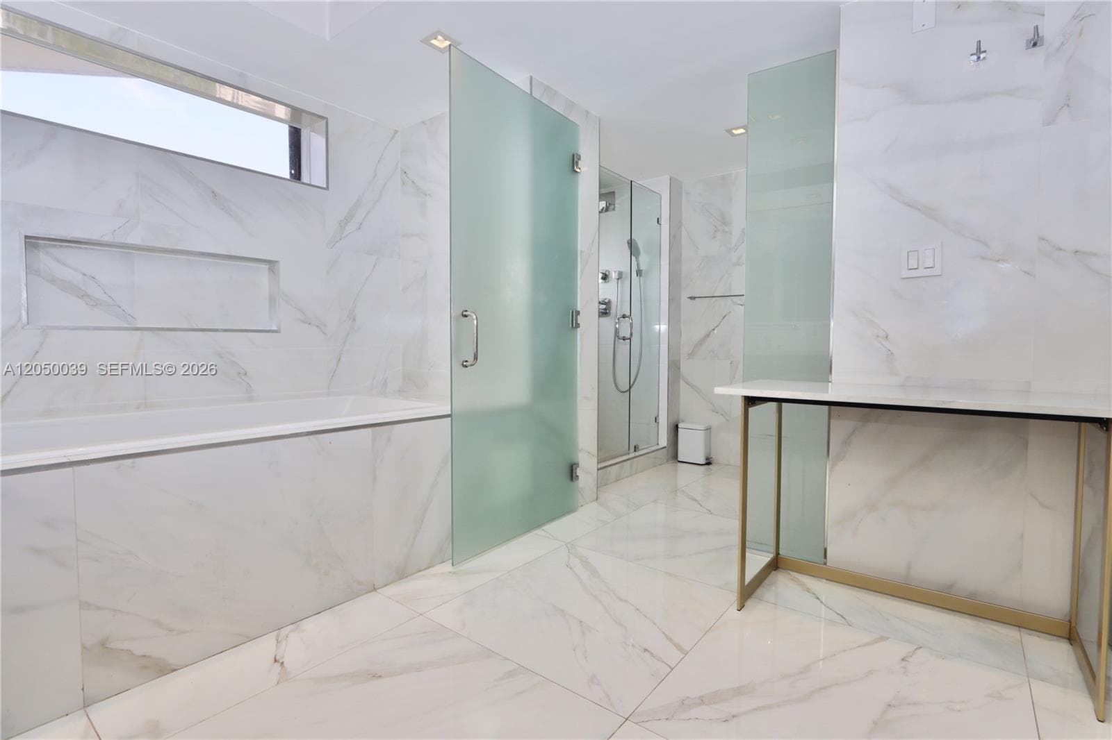 3000 Island Blvd 1603 photo 22