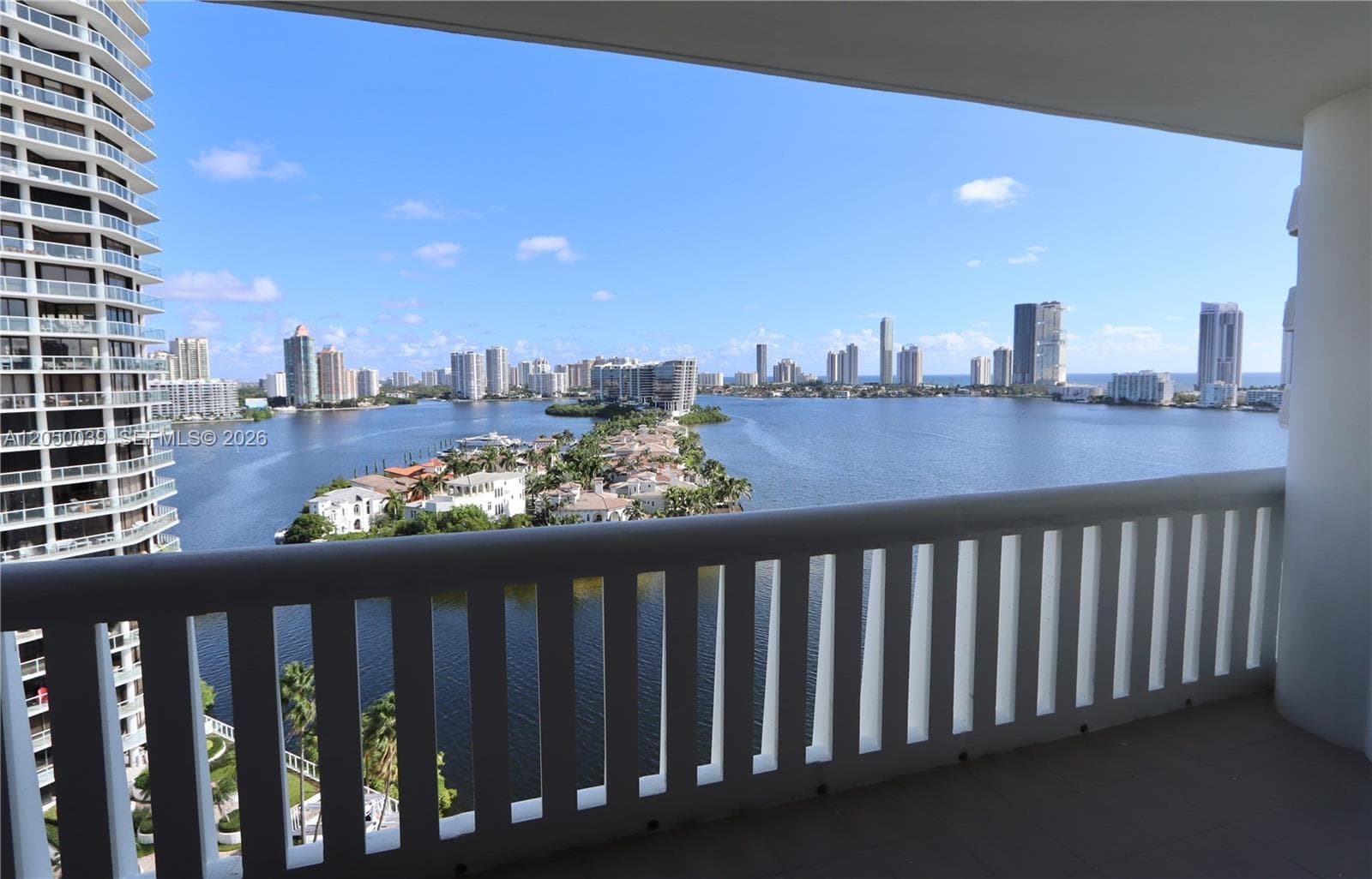 3000 Island Blvd 1603 photo 5