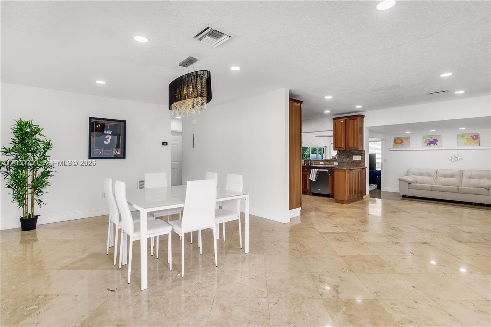 2424 NE 18th Ave 3