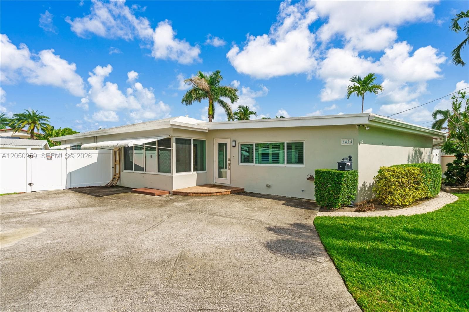 2424 NE 18th Ave 1