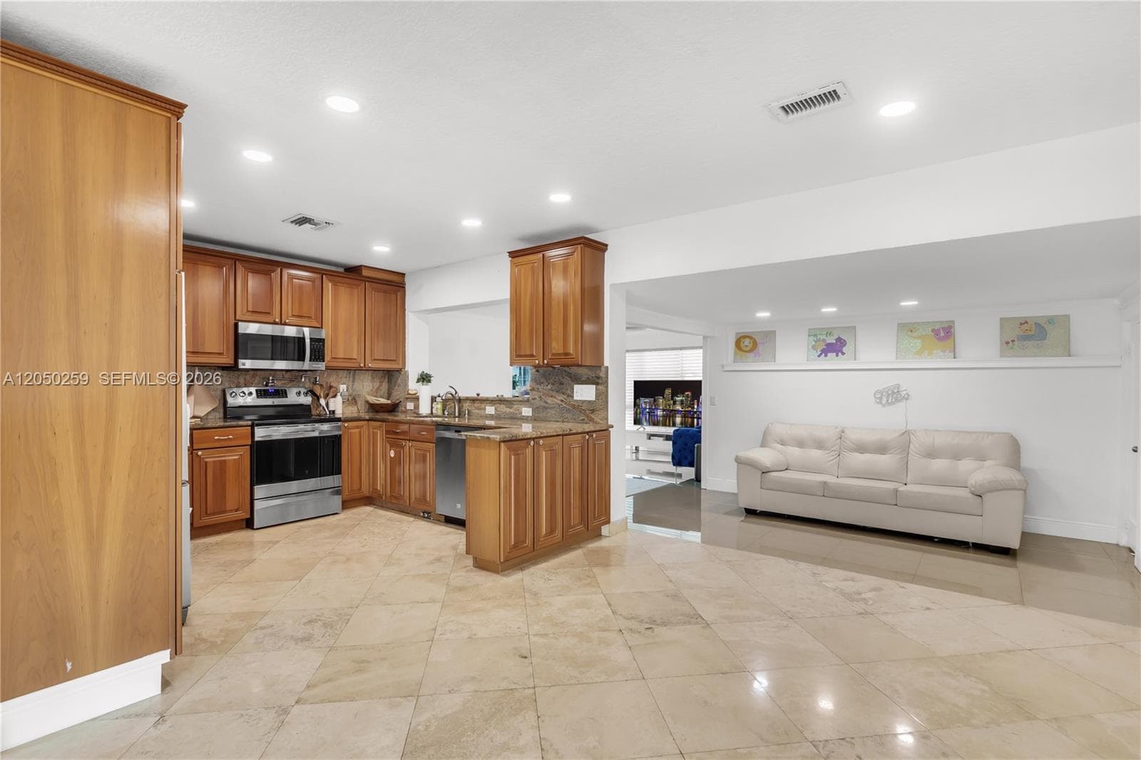 2424 NE 18th Ave 4