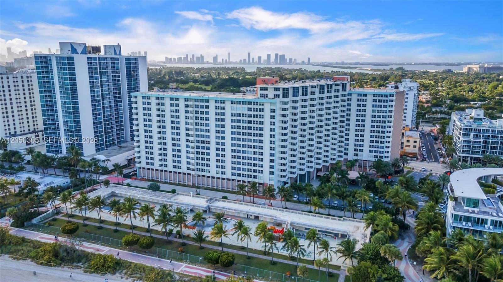 2899 Collins Ave 702 photo 4