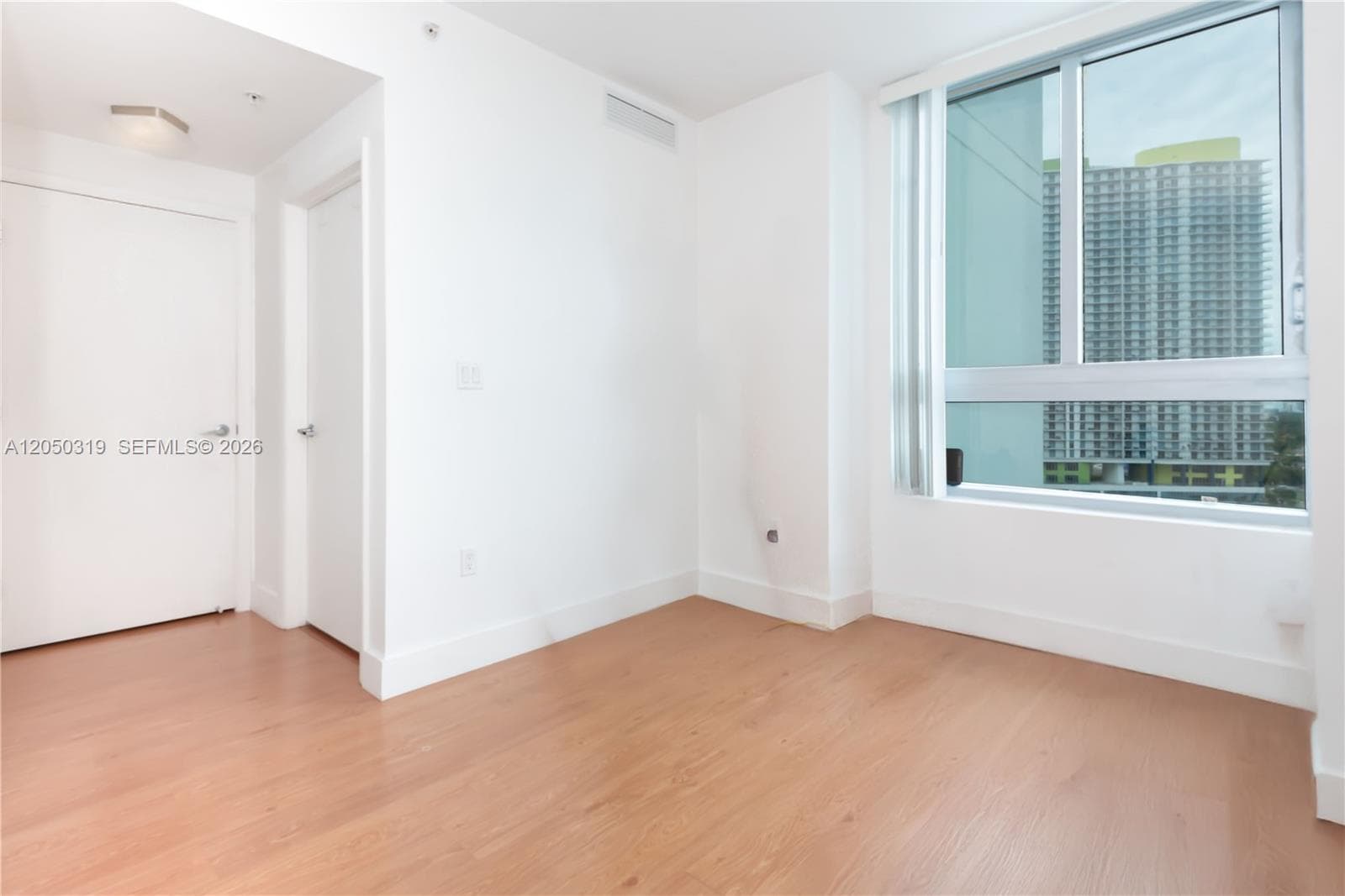 90 SW 3rd St 2113 photo 14