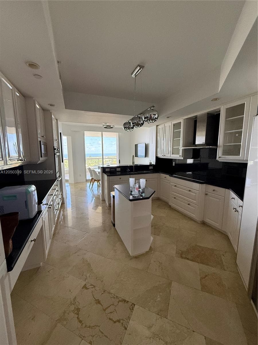 21200 Point Pl 1403 photo 11