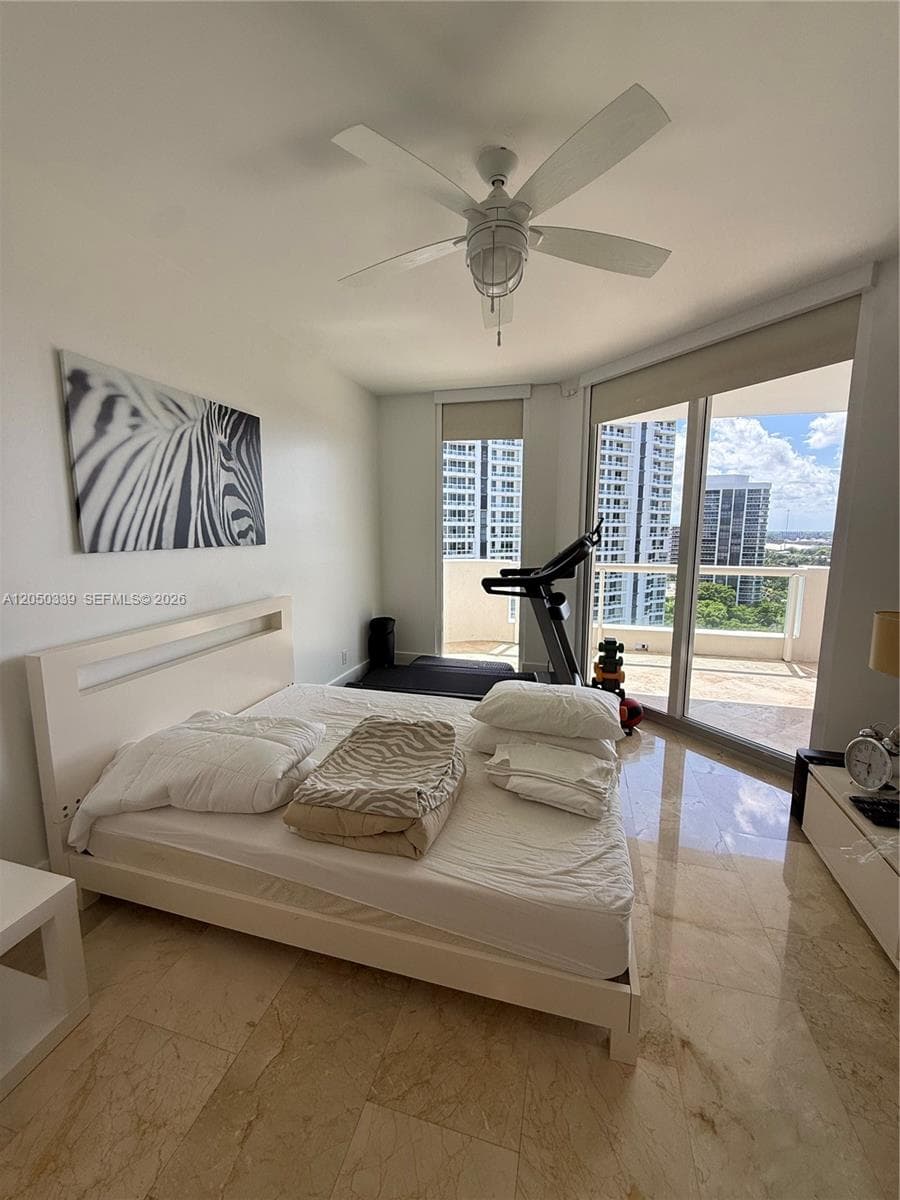 21200 Point Pl 1403 photo 25