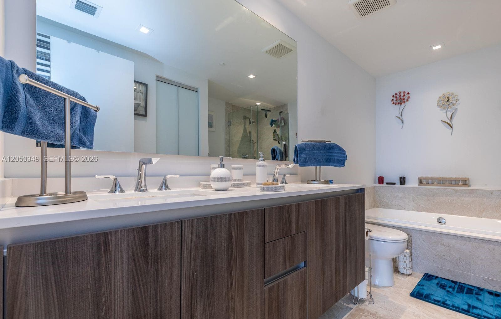 488 NE 18th St 4708 photo 11