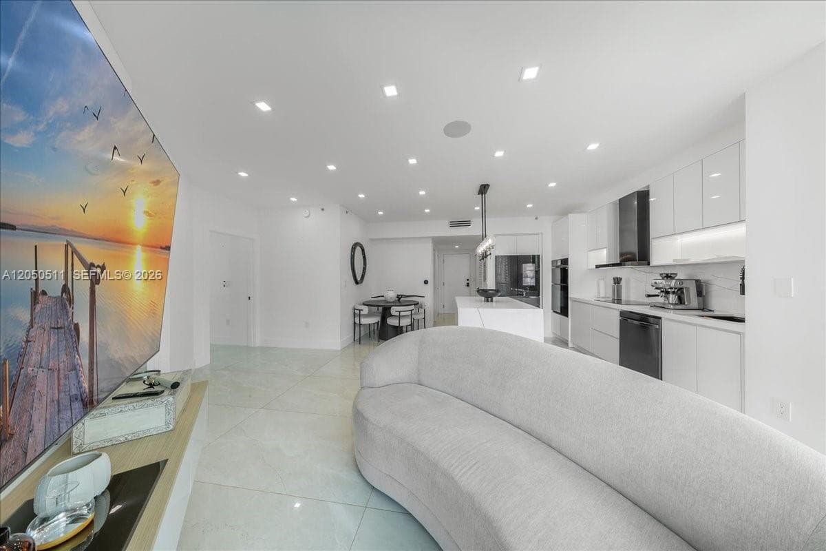 350 S Miami Ave 2314 photo 6
