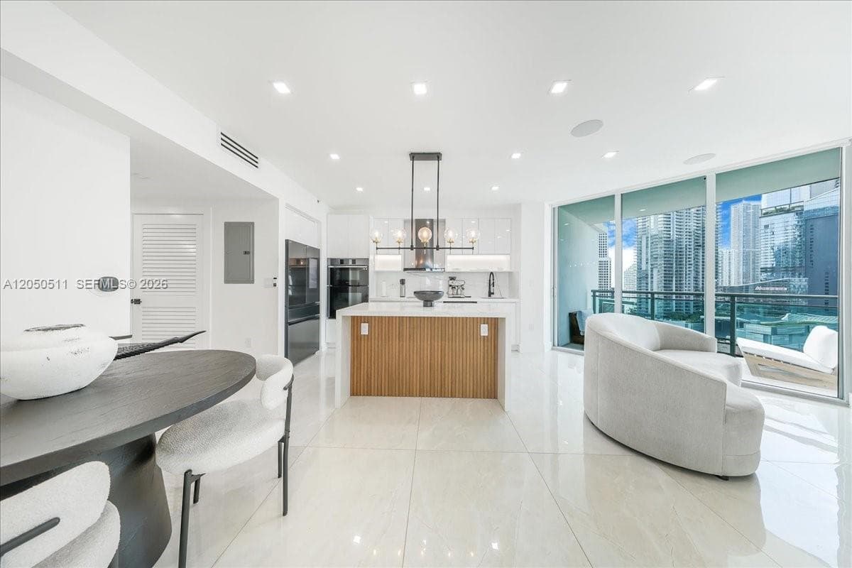 350 S Miami Ave 2314 photo 5