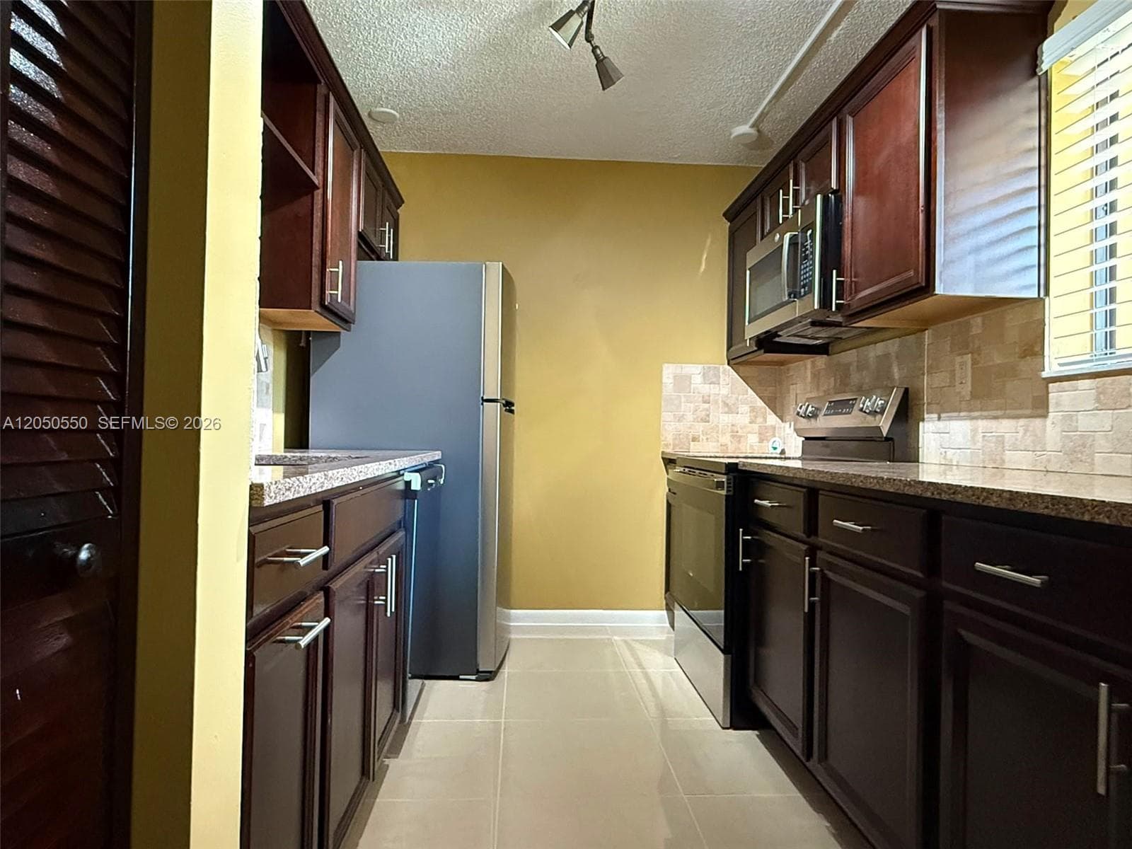 900 SW 9th Street Cir 103 photo 4