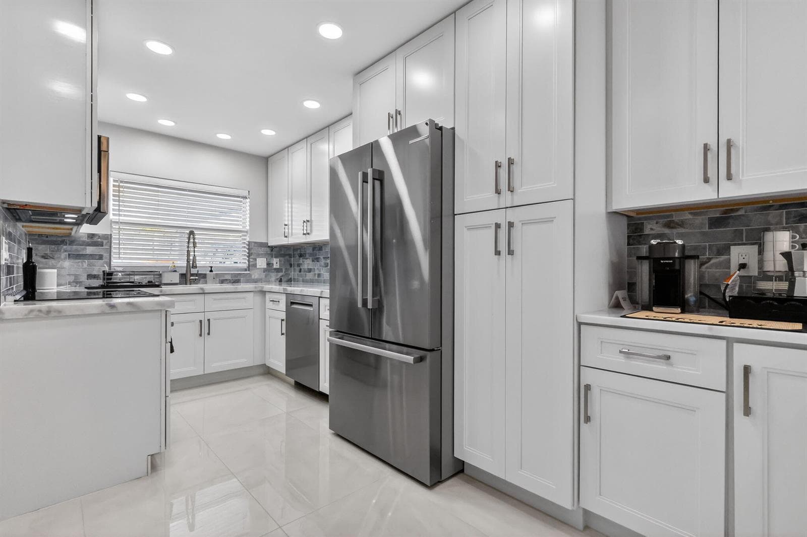 700 NE Harbour Terrace #1250 3