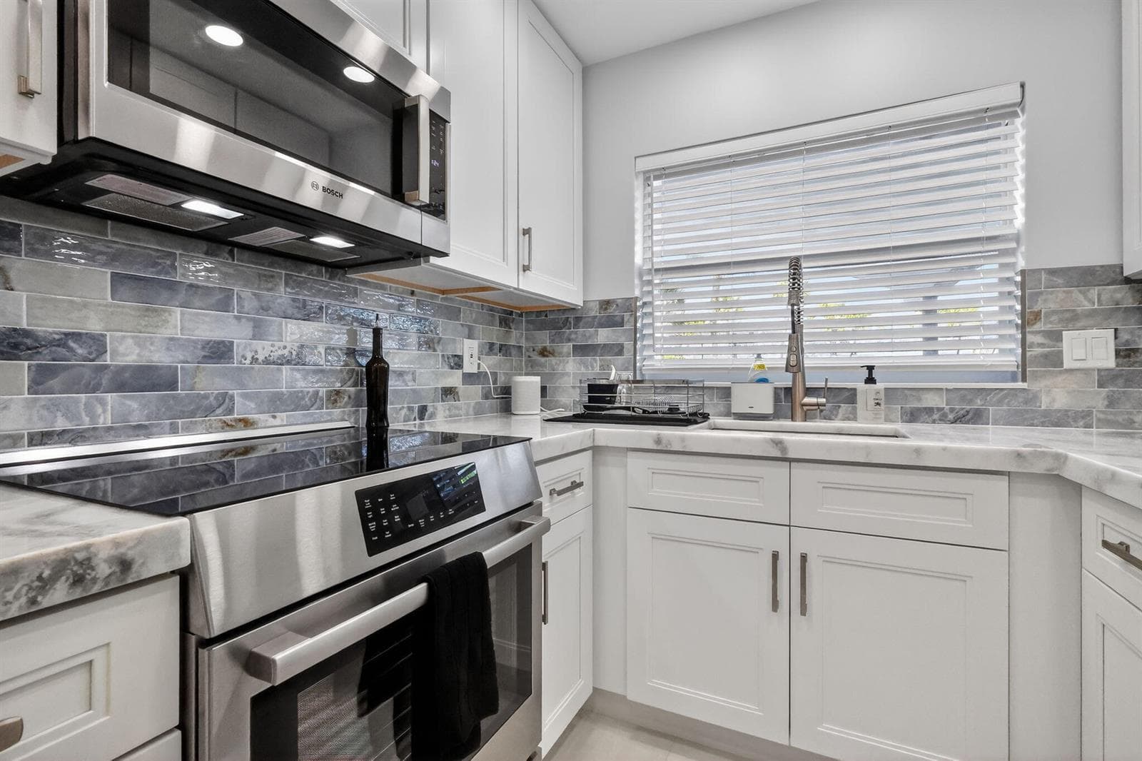 700 NE Harbour Terrace #1250 5