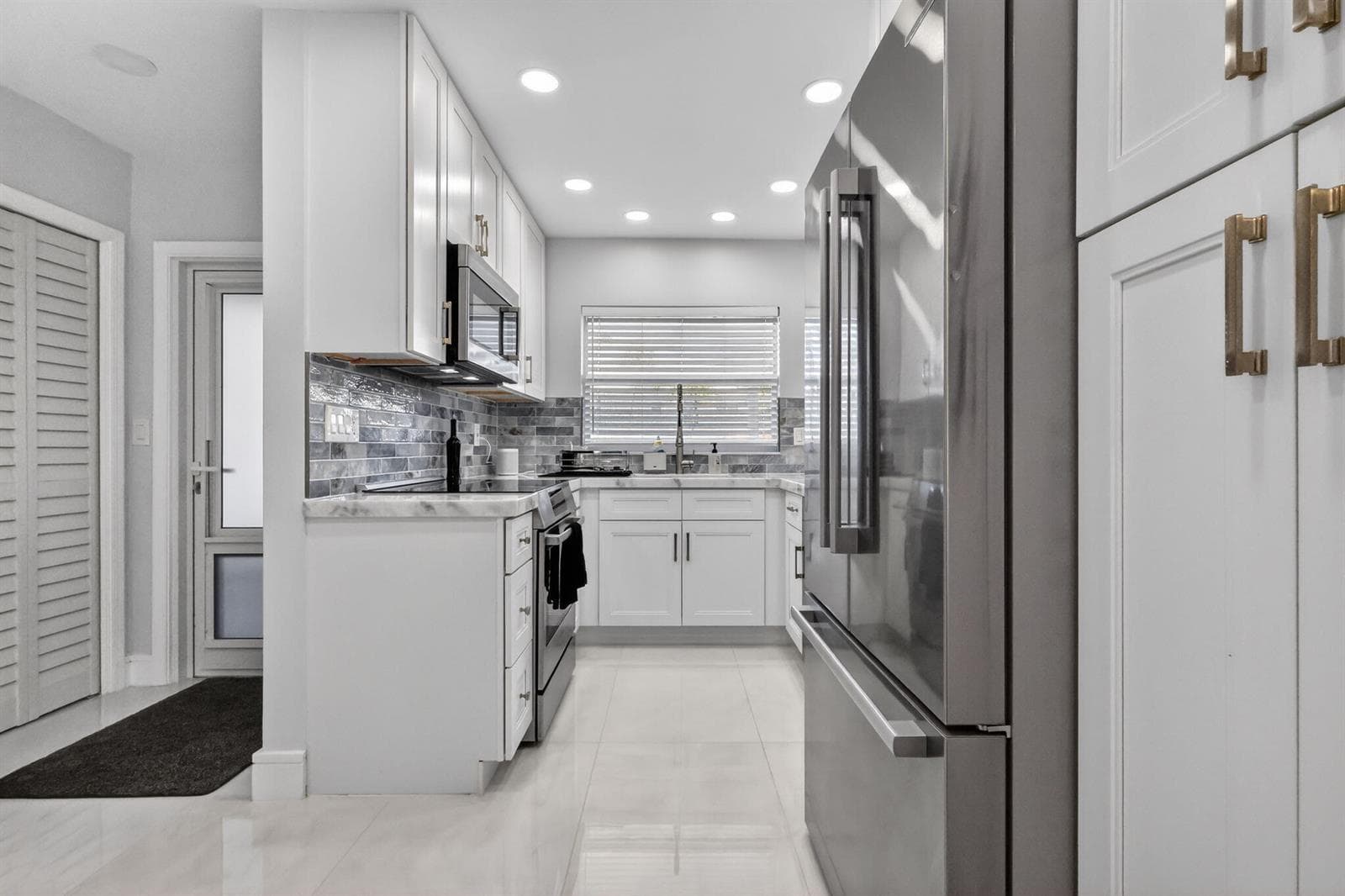 700 NE Harbour Terrace #1250 4