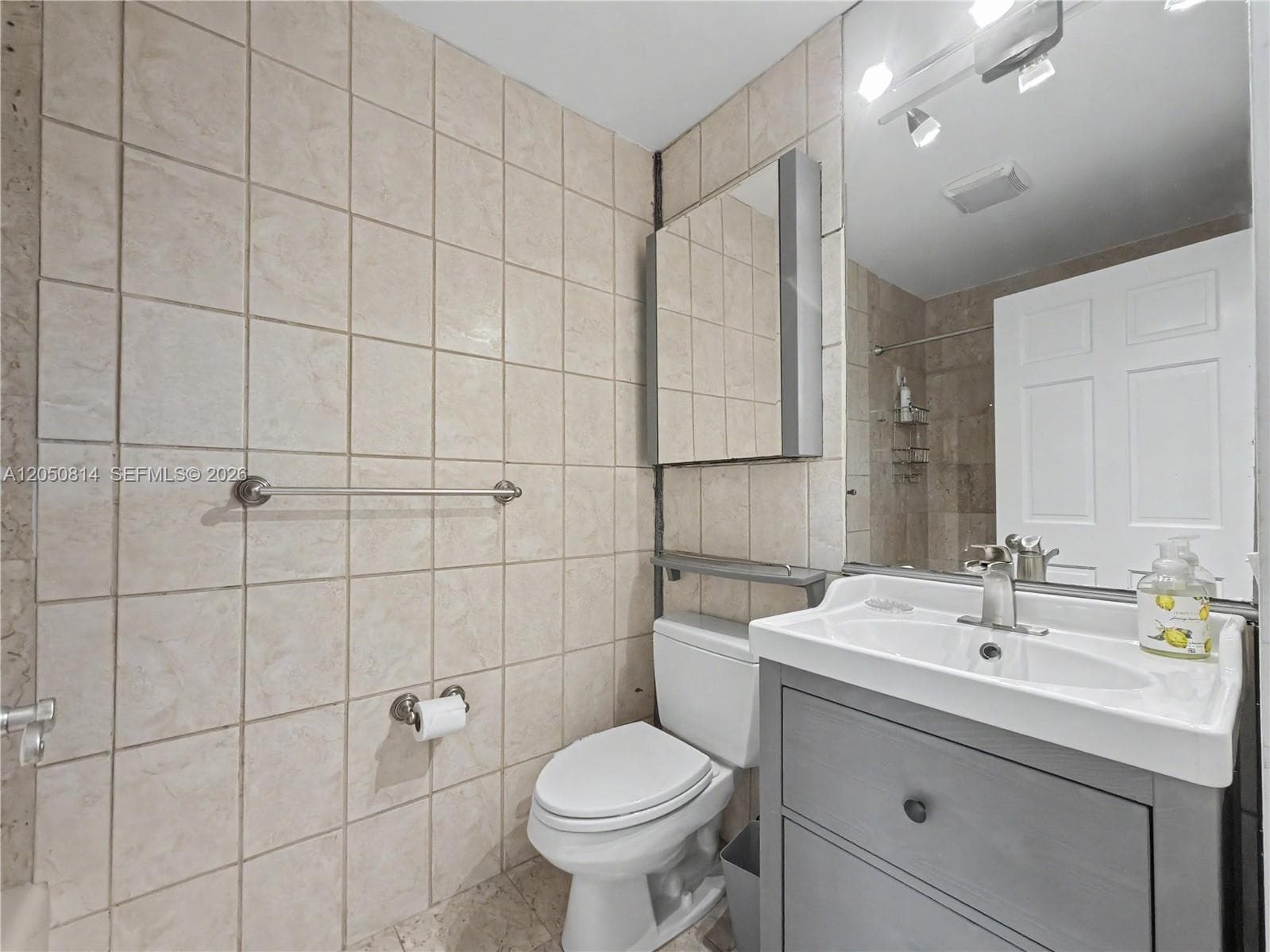 2124 Fisher Island Dr 2124 photo 17