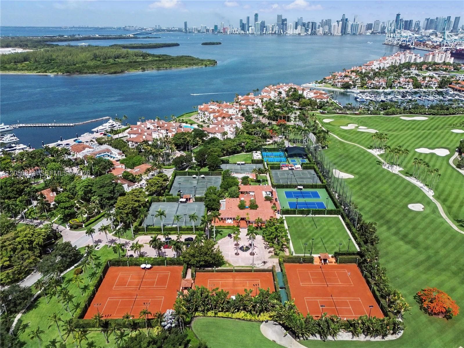 2124 Fisher Island Dr 2124 photo 5