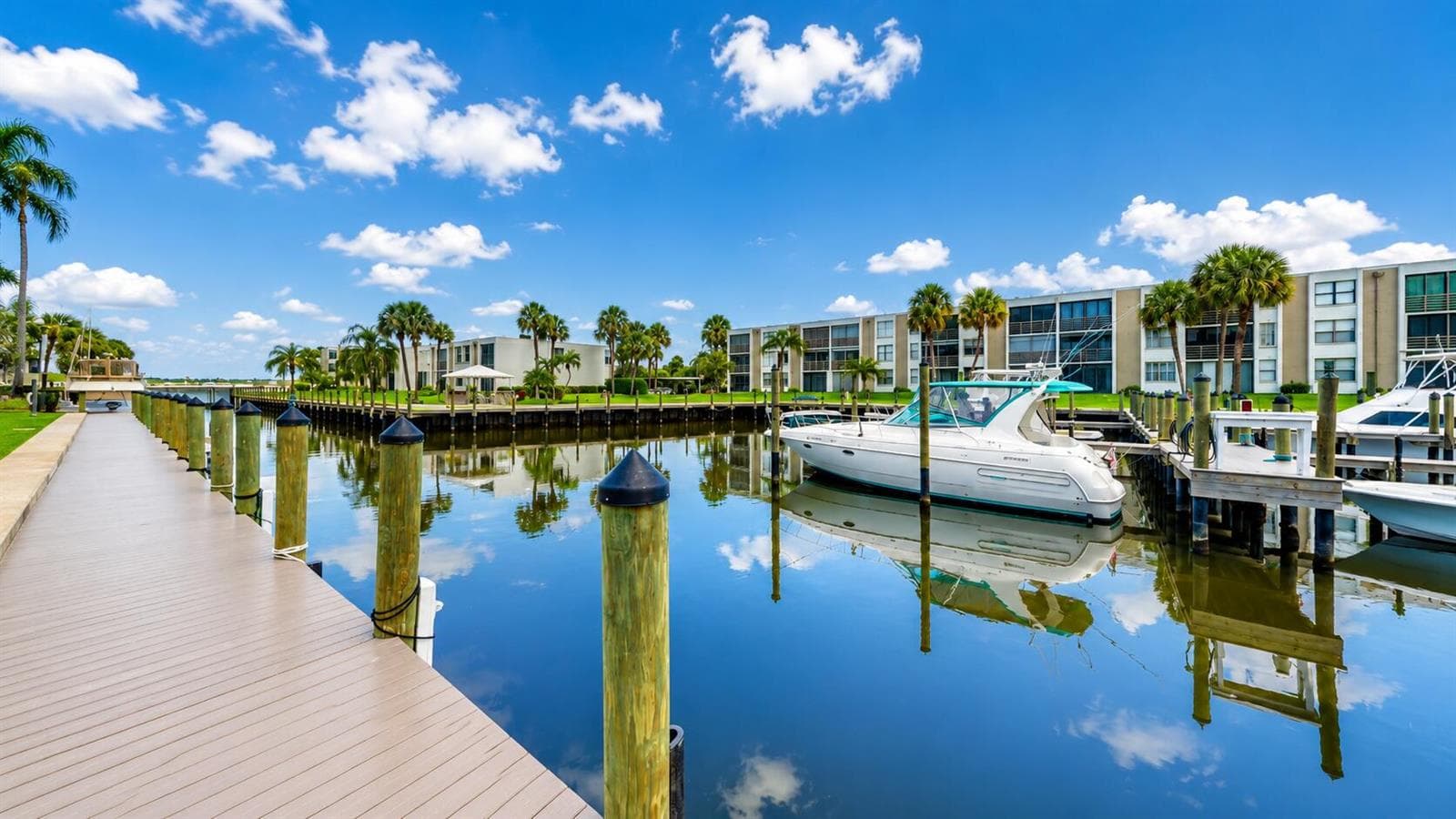 1950 SW Palm City Road #10106 1