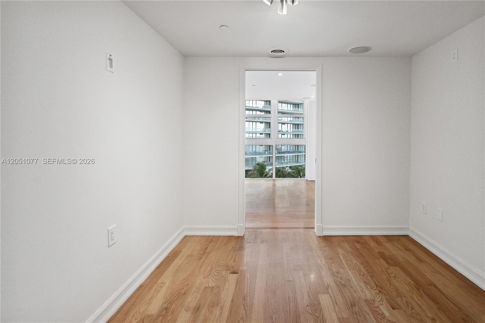 18911 Collins Ave 901 photo 20