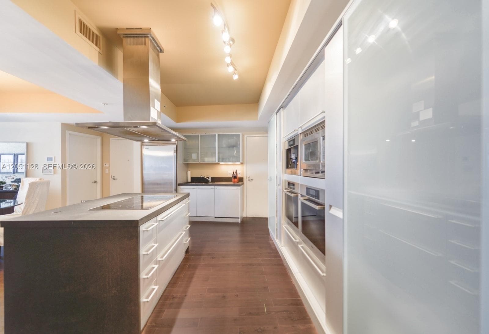 18201 Collins Ave 1604 photo 8