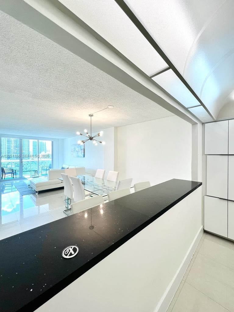 19370 Collins Ave 918 photo 7