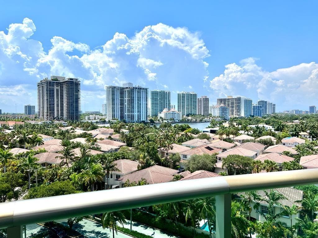 19370 Collins Ave 918 photo 1